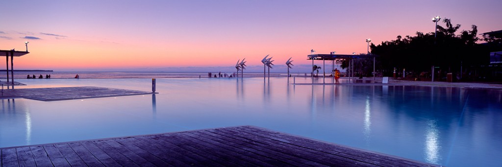 cairns lagoon night